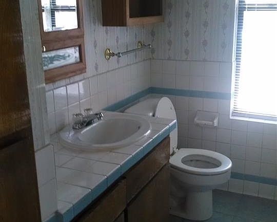 4th image of 2804 NE Euclid Ave
