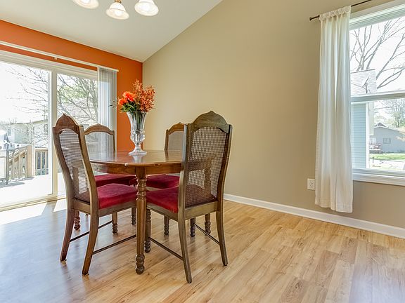 4th image of 530 W 23rd St