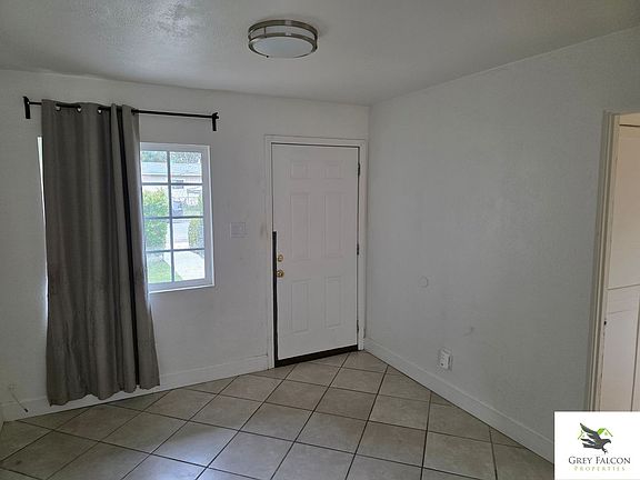 5th image of 608 S Orange St
