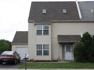 110 Sandybrooke Dr, Langhorne, PA 19047