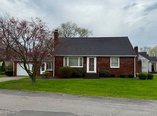 6823 Paxton Rd, Youngstown, OH 44512