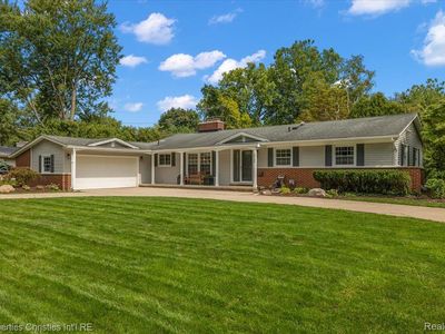 2740 Farmingdale Dr, Bloomfield Hills, MI, 48301