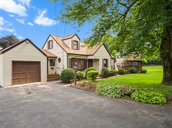 59 Federal St, Agawam, MA 01001