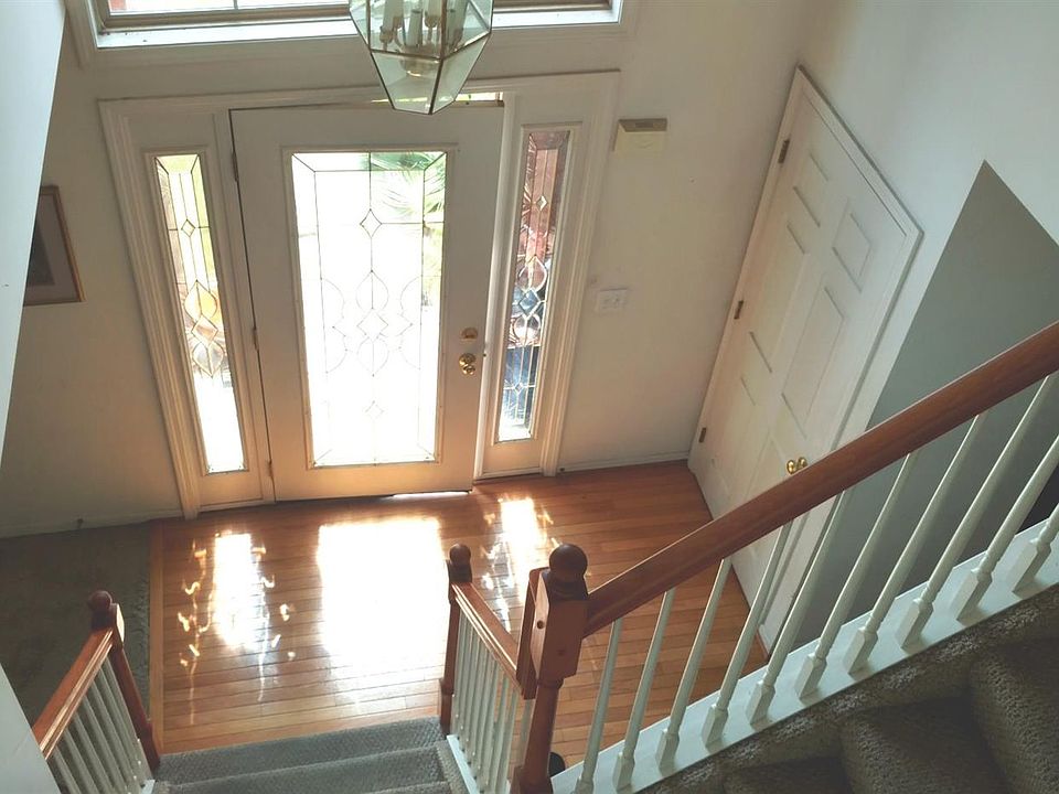 2nd image of 8745 Trillium Dr