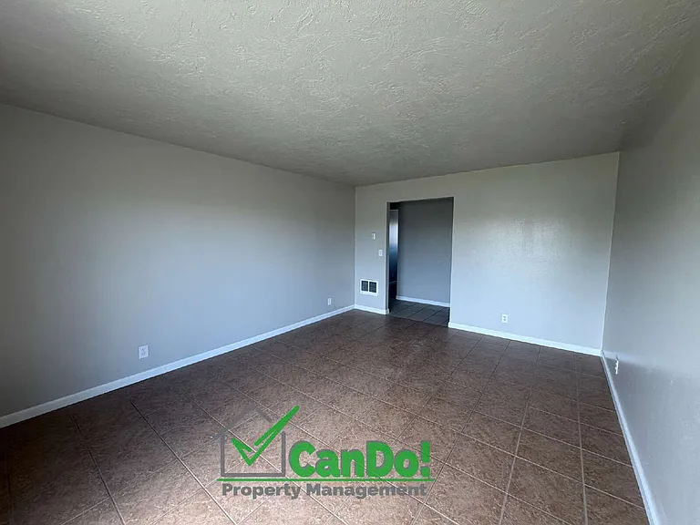 270 Carol Dr #1 — Photo 9