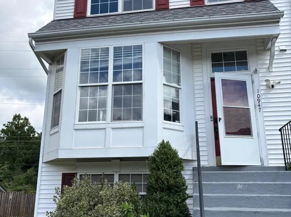 10947 Pope St, Manassas, VA 20109