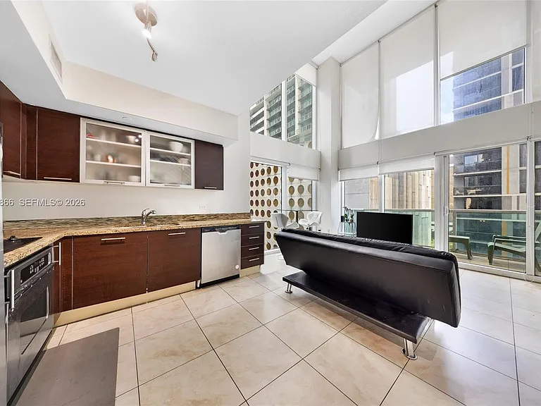 41 SE 5th St #502 — Photo 12