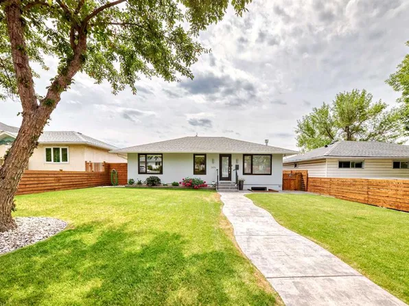 2415 N 9th Ave NW, Calgary, AB T2N 1E8