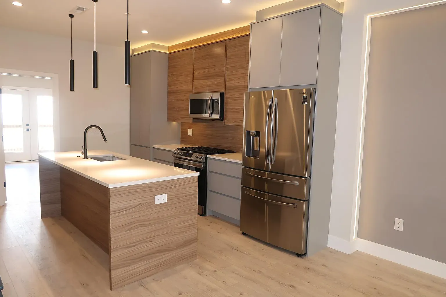 3 bed, 1650 sqft, $2,700 — Photo 4