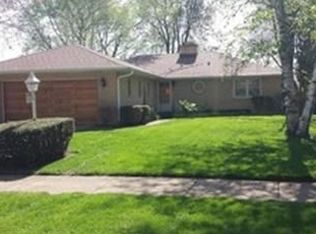 1322 N Indigo Dr, Mount Prospect, IL