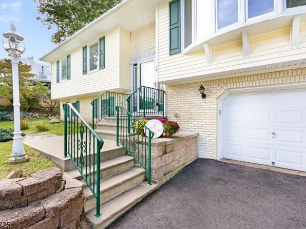 14 Eugene Rd, Hopatcong Boro, NJ 07843