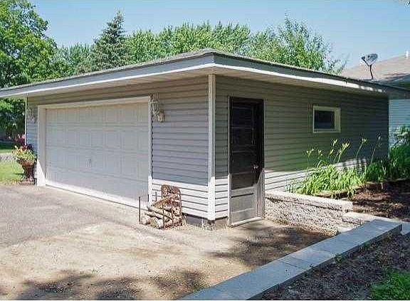 3rd image of 2309 Elm Dr