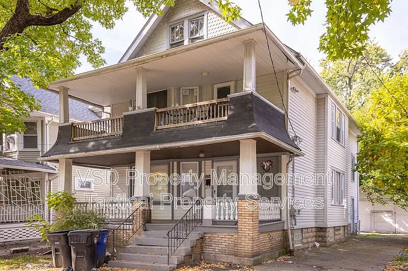 2 bed, 1.0 bath, 1189 sqft, $995 — Photo 1