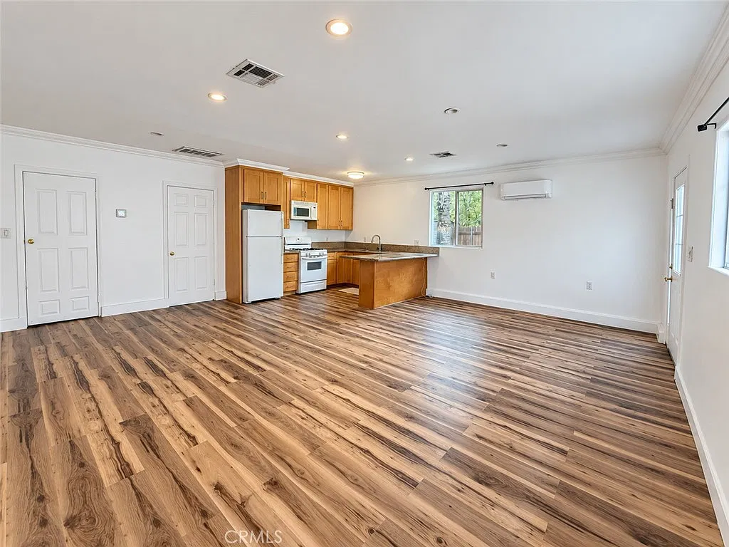 1 bed, 600 sqft, $2,100 — Photo 1