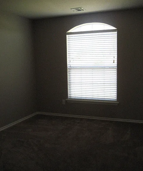 1118 Barbary Dr — Photo 8