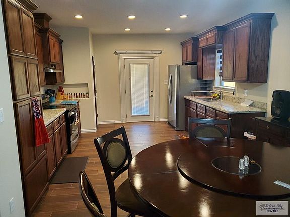 4th image of 4926 Westgate Cir N