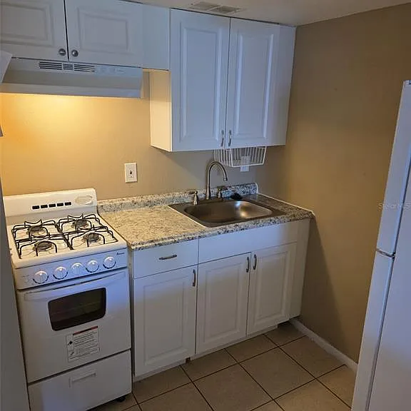 139 Oyster Bay Cir #220 — Photo 11