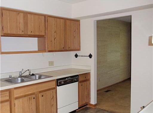 3rd image of 1242 Lakeside Dr