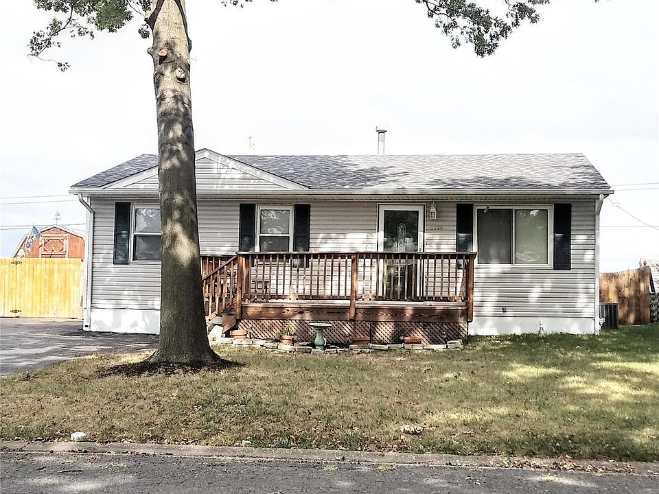 1st image of 2635 Meadowlane Dr