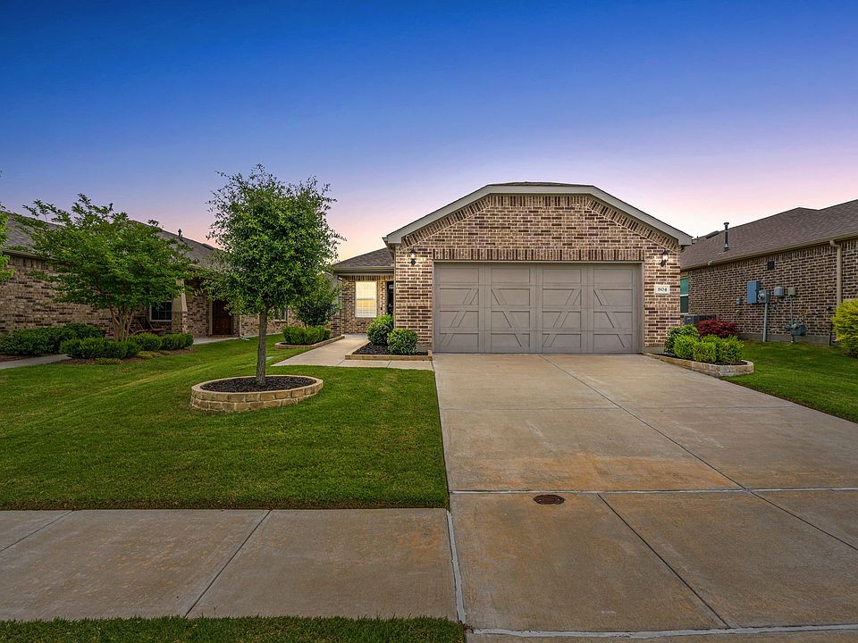 1st image of 804 Hidden Eddy Dr