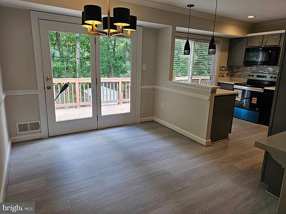 3rd image of 12519 Oakwood Dr