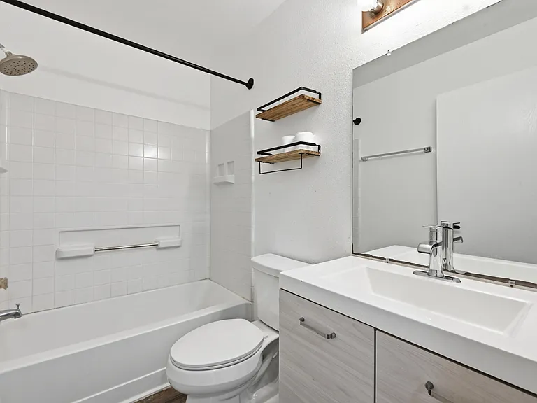11412 Robert Wooding Dr — Photo 19