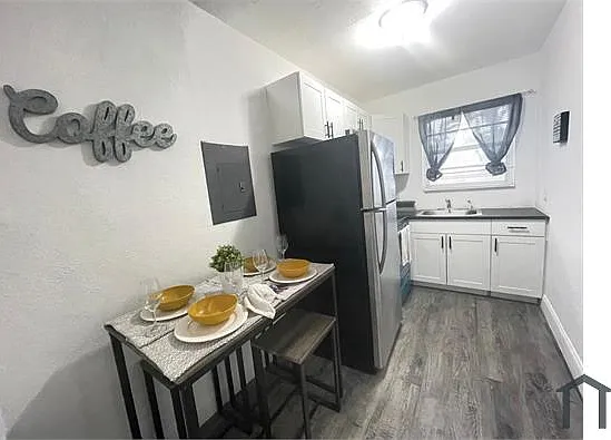 467 NW 8th St #1 — Photo 7