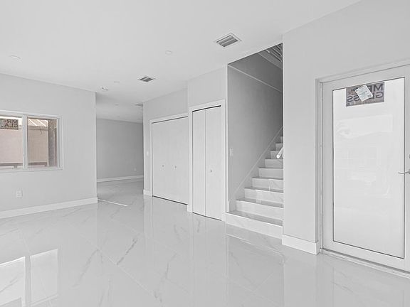 5th image of 31569 Avenue D