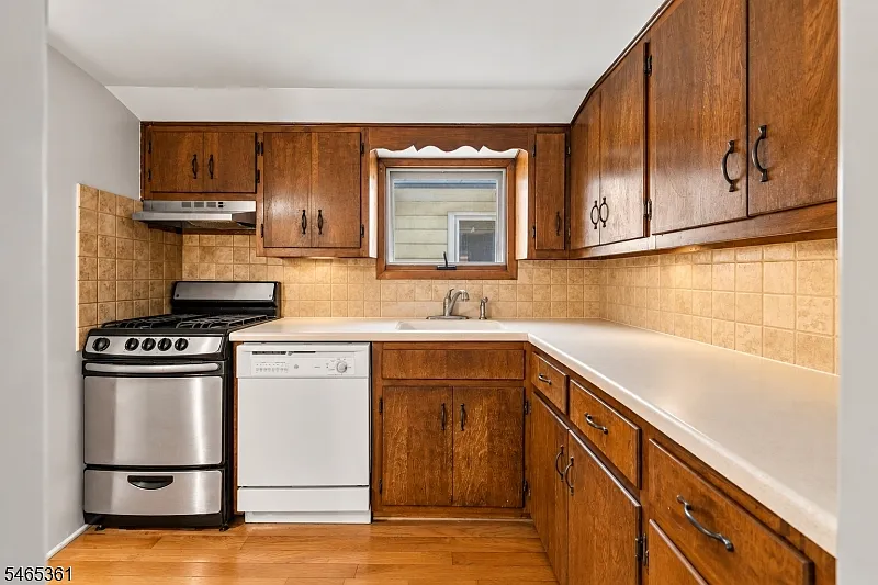 1 bed, 1.0 bath, $1,700 — Photo 3