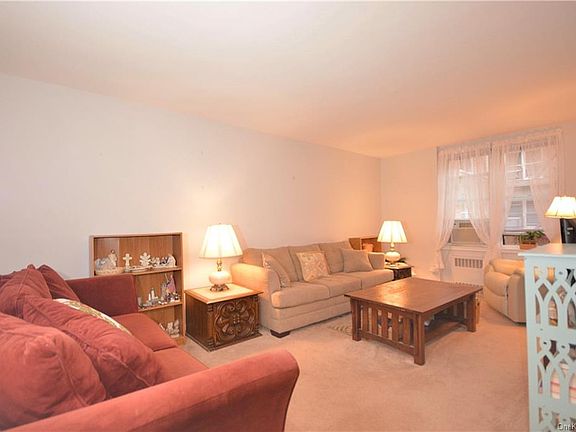 5th image of 247 Parkview Ave APT 3K