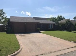 10316 Primrose Ln, Oklahoma City, OK 73159