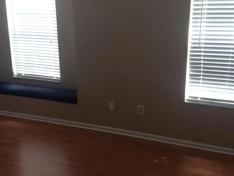 556 Green Spring Cir — Photo 5