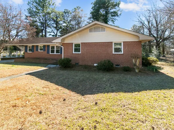 308 Pelham St, Selma, NC 27576