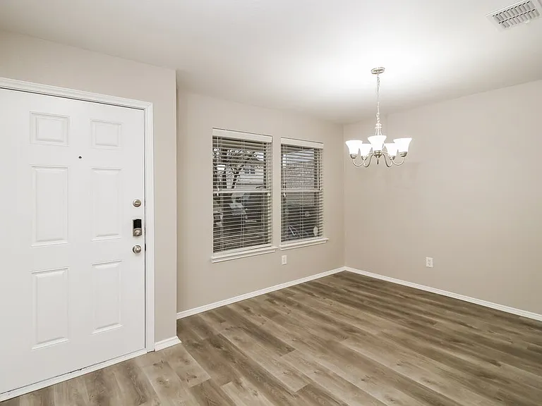 2200 Southway — Photo 9