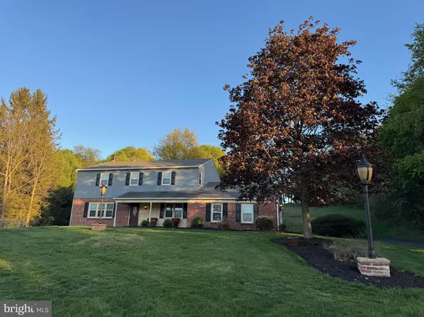 37 Valley Dr, Furlong, PA 18925