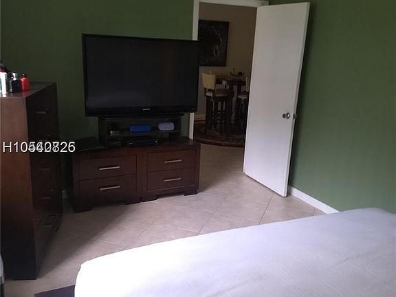 5th image of 9460 Tangerine Pl APT 103