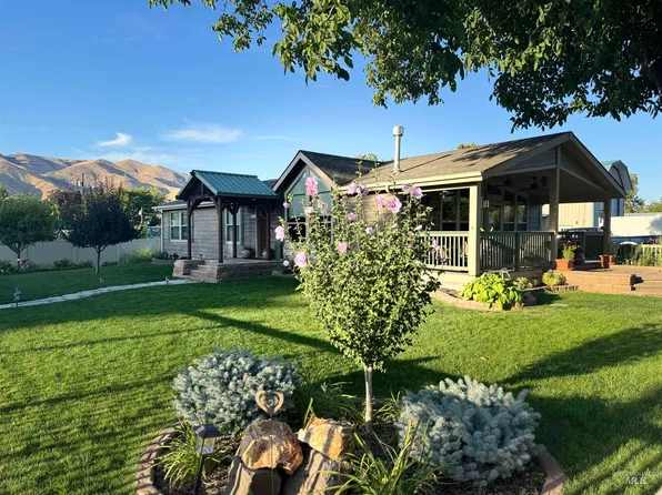 811 14th St, Clarkston, WA 99403