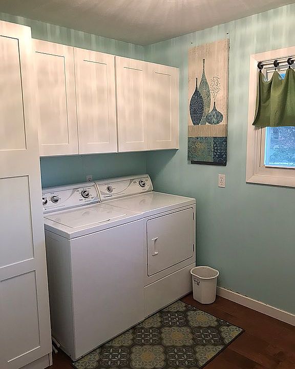 2nd image of 209 N Barker Ave