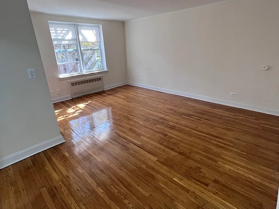 2612 West St #2G