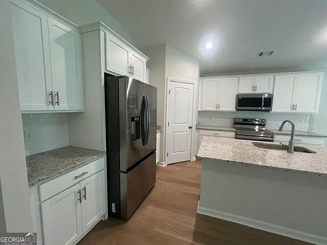 3 bed, 2.0 bath, 1495 sqft, $2,200 — Photo 3