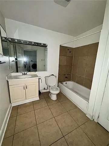 2329 Felicity St — Photo 10