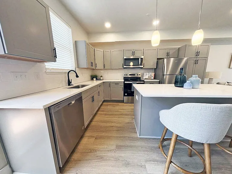 Pearl Street Townhomes — Photo 6