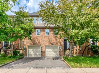 2051 Merchants Gate #26, Oakville, ON L6M 3H6