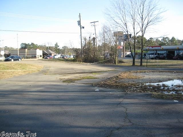 2nd image of 2101 N Reynolds Rd