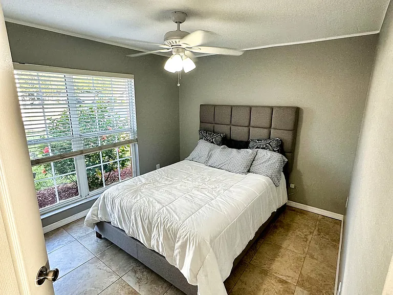 18137 Leafwood Cir — Photo 11
