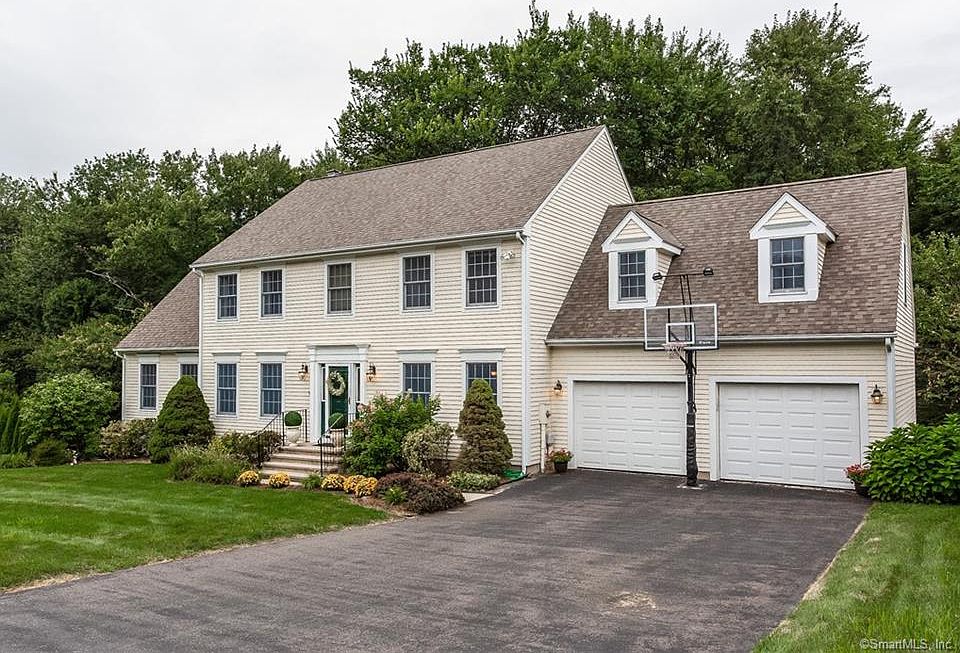 2nd image of 179 Hampshire Dr