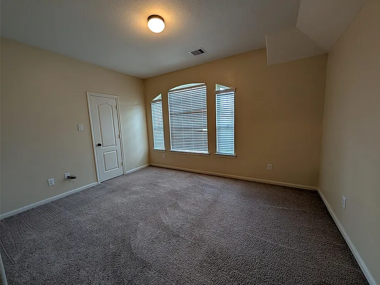 6614 Hunters Creek Ln — Photo 18