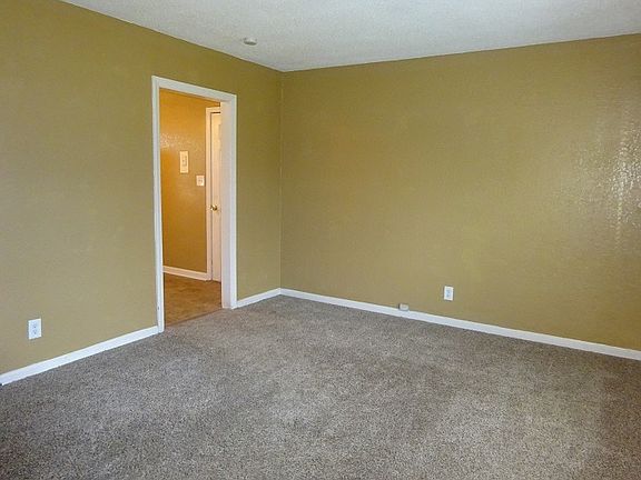 3rd image of 5523 Cypress Ave