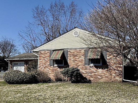 3rd image of 107 E Highland Ave