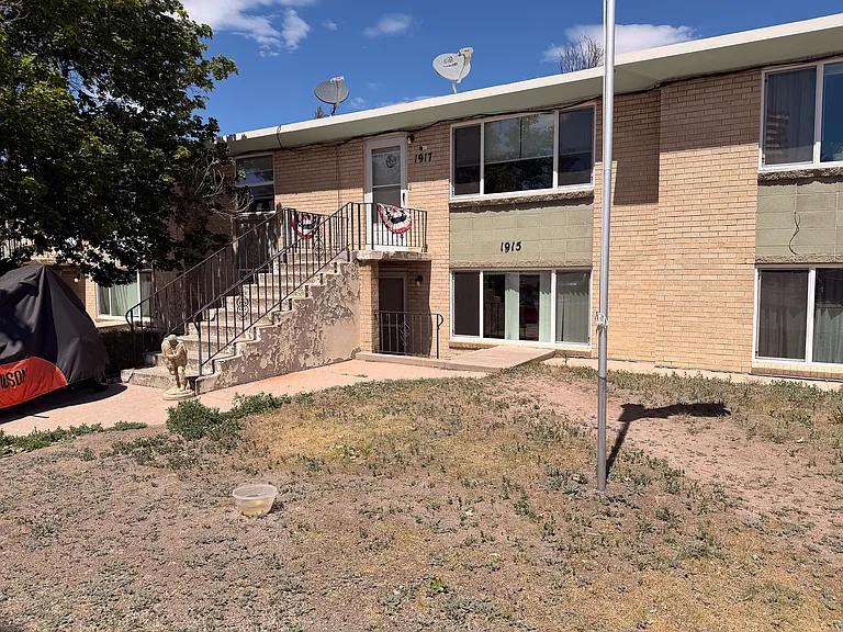 1915 Hugur Ave — Photo 1